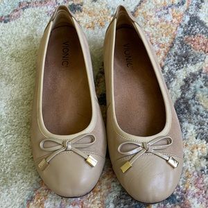 Vionic Minna Flats Size 7
